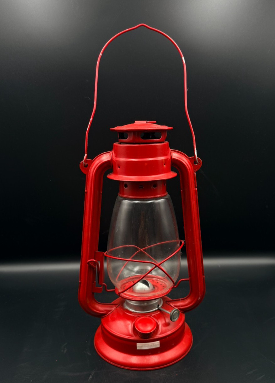 Vintage Classic Red Hurricane Lantern Metal Kerosene Oil Lamp Glass Globe Decor